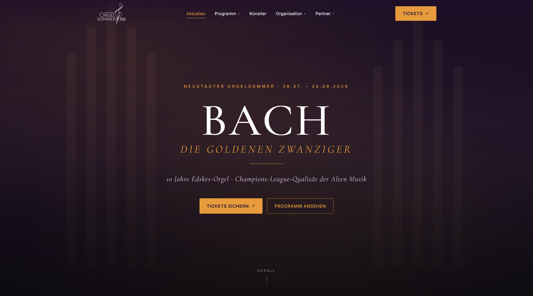 Startseite des Neustadter Orgelsommer 2026 – Editorial-Hero „BACH · Die goldenen Zwanziger“